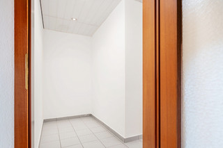 Espace de rangement dans le couloir 1