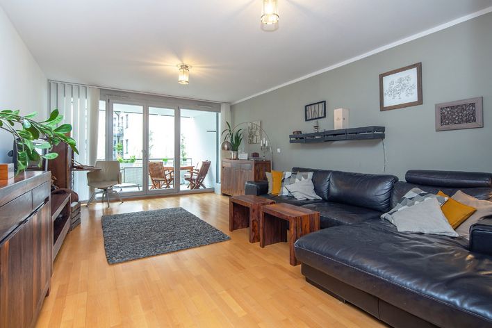 Apartamento de 3,5 habitaciones con balcón al suroeste, exclusivo complejo residencial con estacionamiento subterráneo en una ubicación privilegiada