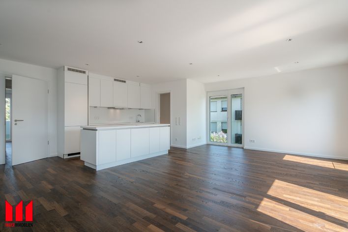 Mansarda duplex di 4 locali, 4 balconi, 2 logge, cucina attrezzata, parcheggio sotterraneo e vista sulle Alpi - Appartamento 8