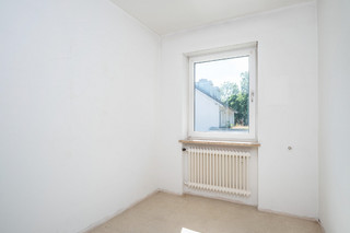 Dressing room, children's room, office, upper floor