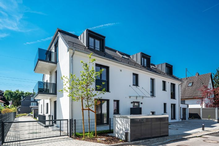 Erstbezug! 4-Zi-Dachterrassenwohnung mit EBK und TG!