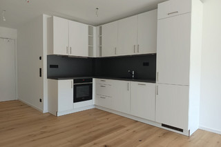 Fitted kitchen including appliances
