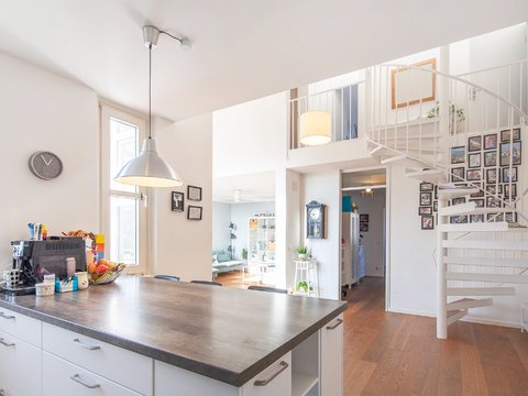 Familyfriendly! Fantastic roof terrace maisonette apartment in Bogenhausen!