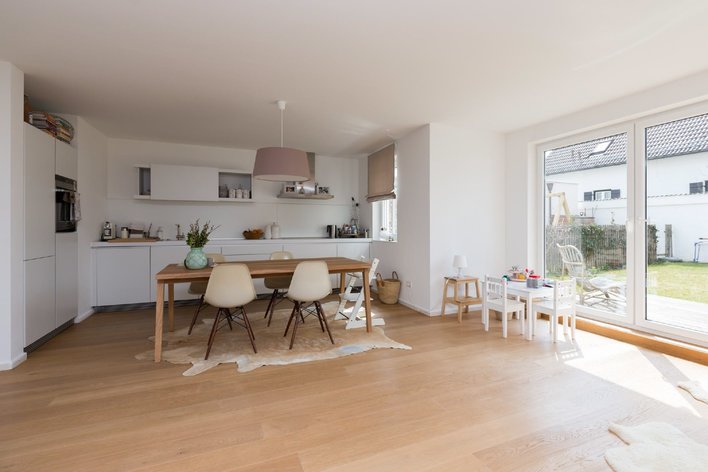 Appartamento con terrazza per 4 persone adatto alle famiglie con giardino di 100 m² in posizione elevata