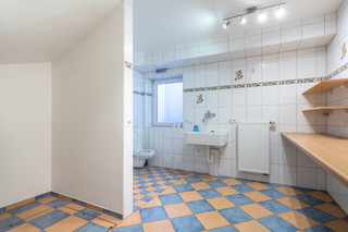 地下室浴室，图1