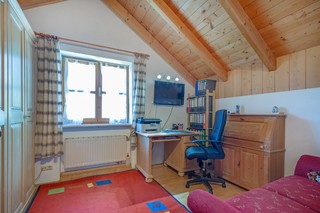 Kinderzimmer Dachgeschoss Bild 1
