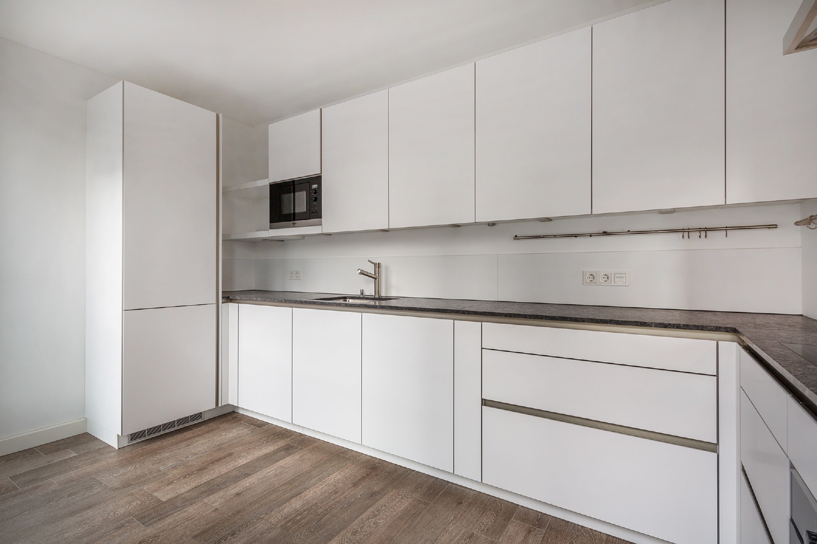 Glockenbachsuiten: Luxuriöse teilmöblierte 3- Zimmer Dachgeschoss Isarblick TG - Photo 2