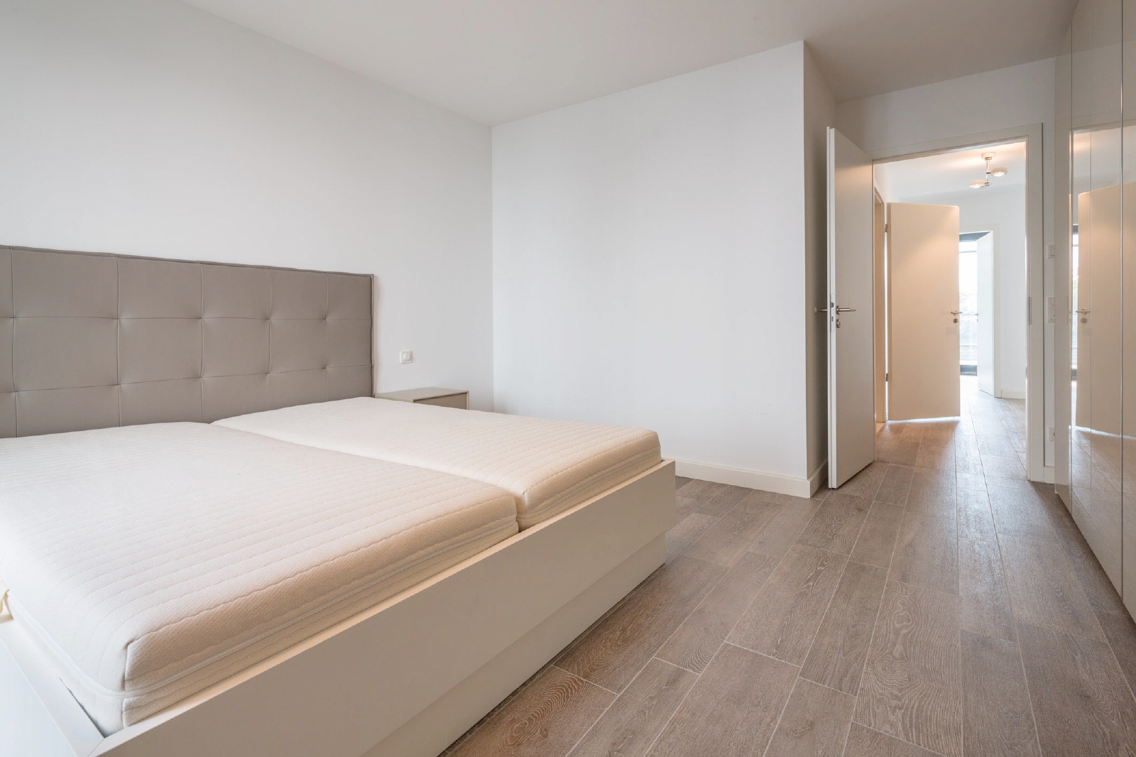 Glockenbachsuiten! Luxuriöse, teilmöblierte 3-Zimmer-WHG mit sensationellen Isarblick! - Photo 4