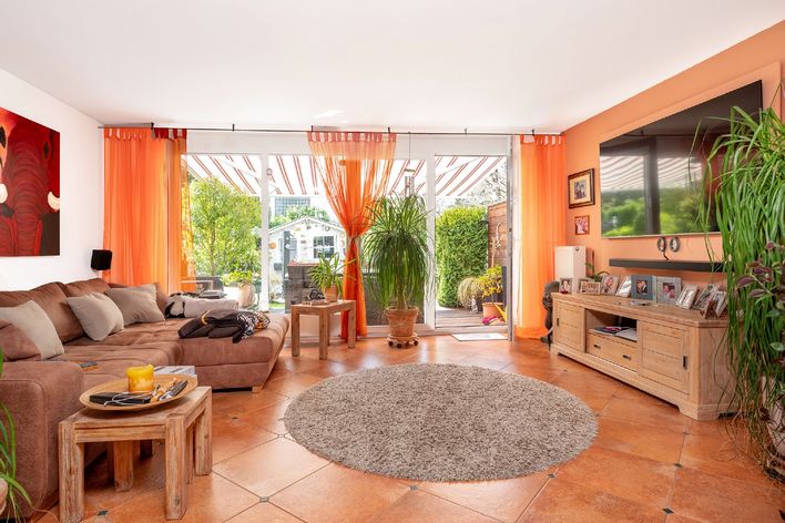 Im Herzen von Neuried! 4-Zimmer-Gartenwohnung mit TG!