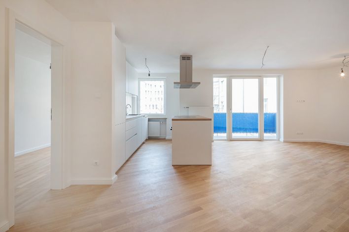 Luxuriöse 3-Zimmer-WHG mit EBK, Balkon und Aufzug in Bestlage am Rotkreuzplatz