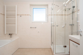 Badezimmer Bild 2