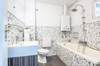 Badezimmer mit Wanne