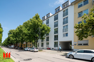 Exterior view, front 1
