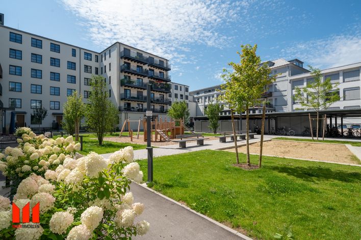 Neues Sendling: 2 Zi-DG-Whg. mit EBK, Balkon, Aufzug ,TG,U-Bahnlage!