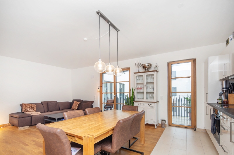 Neues Sendling: Familienfreundliche 3-Zimmerwohnung mit EBK, Aufzug, TG, U-Bahnlage! - Photo 2