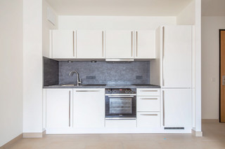 Appartamento bilocale con cucina attrezzata.