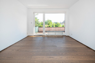 Kind 1 mit Ostbalkon