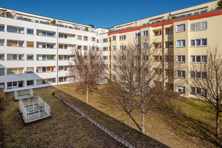 Blick Loggia Innenhof