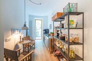 Küche mit Balkon