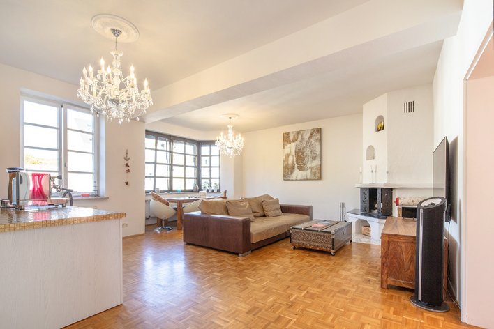Quiet southwest-facing balcony apartment in a prime location near Englischer Garten and Isar