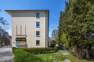 edificio residenziale e commerciale ben tenuto