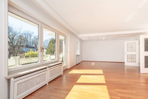 起居用餐区约45m ²