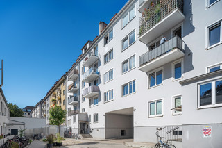 Back to the inner courtyard 1