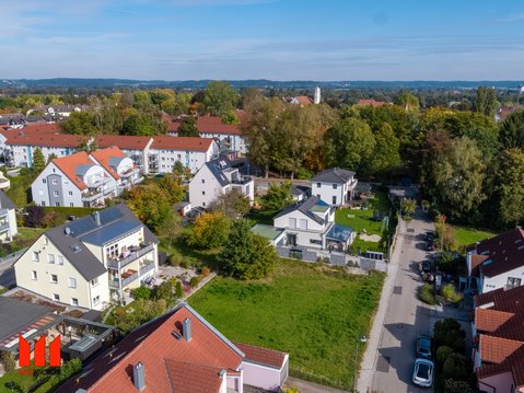 Sunny, quiet building plot in the center of Gersthofen