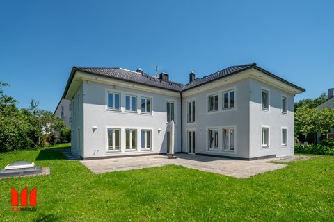 Traumvilla mit Aufzug, Kamin und eigener Tiefgarage nahe TU und U-Bahn (Hochbrück)