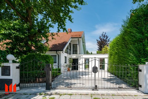 Guaranteed! Detached house with pool, double garage near the S-Bahn!