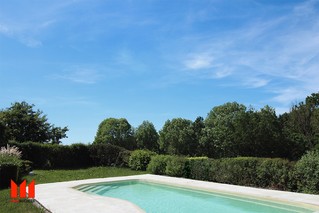 Pool mit Beleuchtung u Massage
