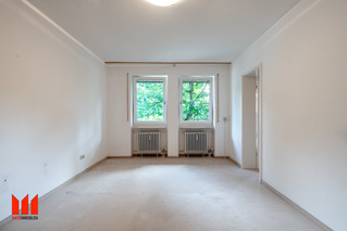 Bedroom with bathroom en suite 1