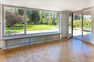 Blick vom Altbestand in den Garten