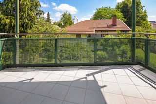 überdachter Ostbalkon