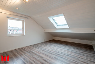Top floor bedroom 1
